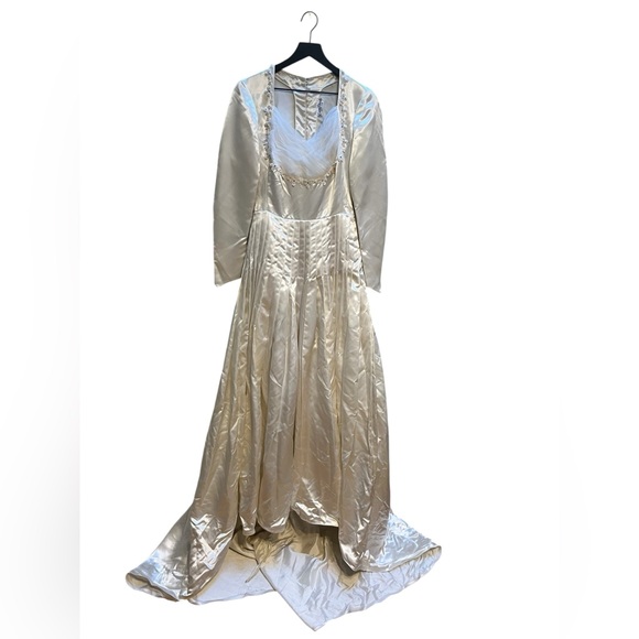 Emma Domb Vintage Elegant Cream Long Sleeve Gown - Picture 1 of 16